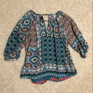 ✨EUC Bright patterned top✨